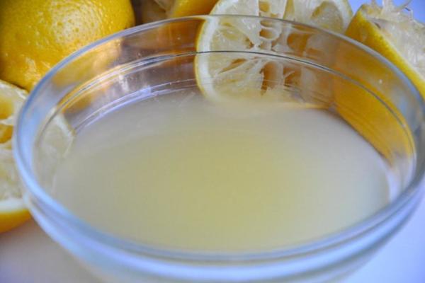 POPIJTE OVAJ NAPITAK NA PRAZAN ŽELUDAC: Nakon 20 minuta izbacićete sve AKUMULIRANE FEKALIJE IZ CREVA!