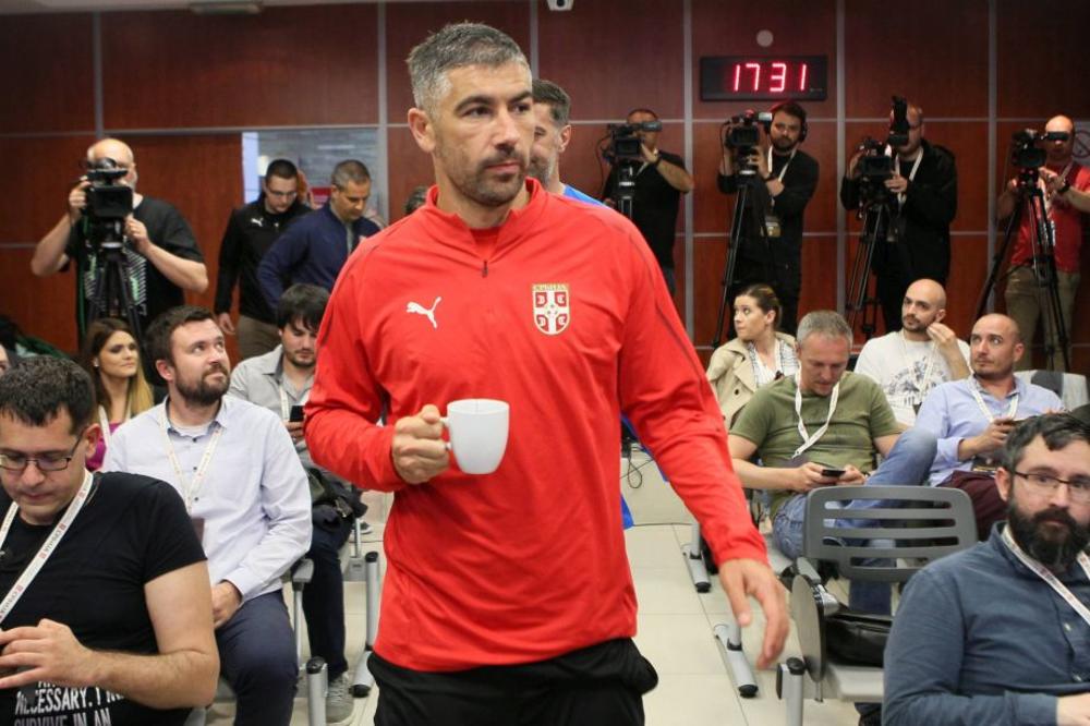KOLAROV POSTAJE PREDSEDNIK FSS? Kapiten reprezentacije Srbije bi uskoro mogao da zasedne na čelo srpskog fudbala!