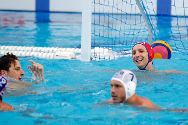 HRVATI NISU ZNALI ŠTA IH JE SNAŠLO: Fudbalski gol Delfina na Tašu, Aleksić ga dao glavom i započeo preokret!