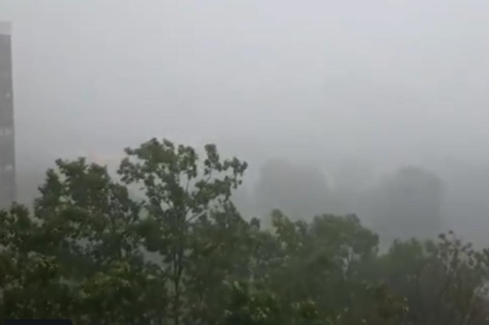 NEVREME U SRBIJI RAZORILO SRBIJU: Vetar čupao crepove, rušio stabla i zidove, NEKA MESTA BILA U MRAKU