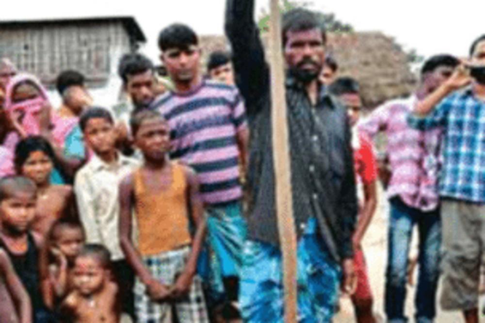 SELJAKA UJELA BELA KOBRA, A ON JOJ SUROVO UZVRATIO! Izujedao je na smrt, želeo je da se osveti!