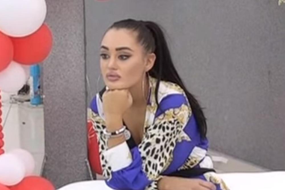 ANA KRIJE OD DAVIDA OŽENJENOG LJUBAVNIKA: Oglasila se njegova žena! Otkrila kako je TUKLA ZADRUGARKU NASRED ULICE!