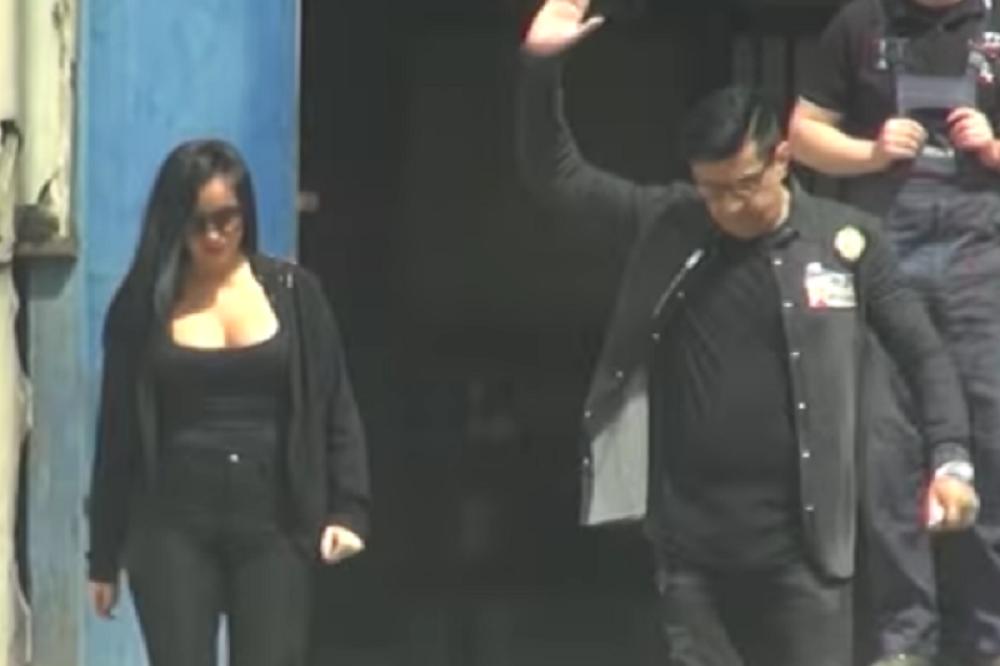 NAŠ POZNATI VODITELJ JE PRVO RADIO KAO TAKSISTA! Razveo se od poznate pevačice, a nova mu je platila ZUBE!