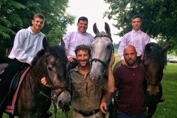 HRVATI NA KONJIMA UJAHALI U SRBIJU! Dušan i Boris su danas u Beogradu, a evo gde su se uputili! (FOTO) (VIDEO)