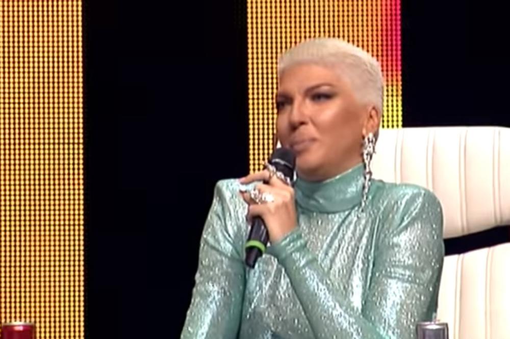 OD TUGE ZA MAJKOM OŠIŠALA SE NA KRATKO, A SAD SE ODLUČILA NA OVO: JK drastično promenila IMIDŽ! Evo kako IZGLEDA!