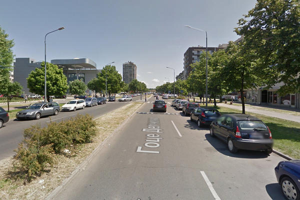 STRAŠNA NESREĆA NA NOVOM BEOGRADU: Auto je udario ženu, BEZ SVESTI prebačena u bolnicu