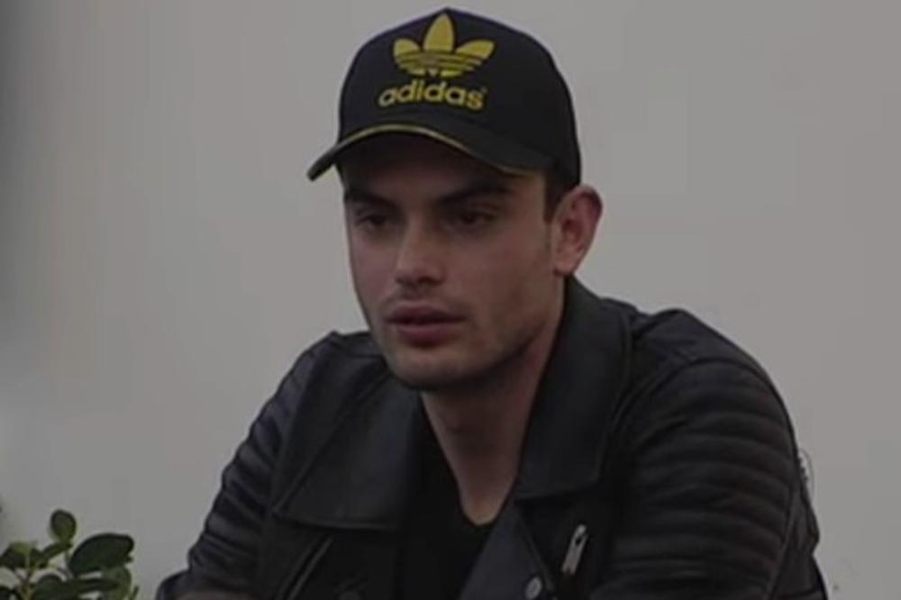 Estradni menadžer pustio jezik! Otkrio najprljavije stvari, pa šokirao "Tu pevačicu je hteo da baci u..."