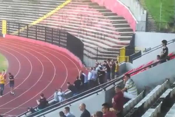 NJIMA NIJE BITNO ŠTO JE SAMO PRIJATELJSKA: Samo jedna grobarska frakcija došla u Užicu na meč sa Crnogorcima!