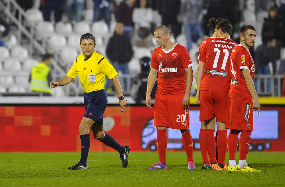 Miloš Bosančić pored Mažića (s brojem 20)  