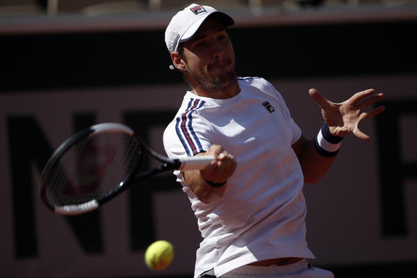 JEDAN SRBIN MANJE: Lajović poražen na početku Vimbldona!