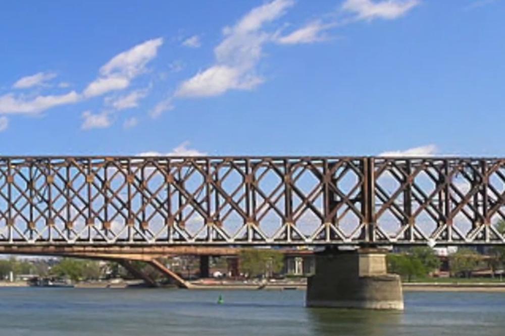 SRUŠIO SE ŽELEZNIČKI MOST U RUSIJI ZBOG JAKIH KIŠA! Saobraćaj prekinut u oba smera