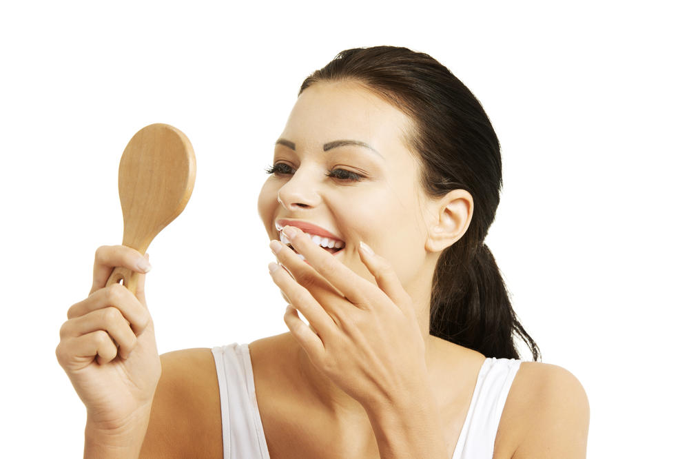 NIJE PRALA ZUBE 15 GODINA! Otišla je kod zubara, a kada je otvorila usta IZBEZUMIO SE! (VIDEO)