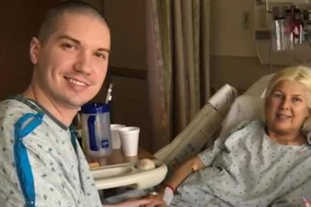 POSLALA JE PORUKU NA POGREŠAN BROJ, DESILO SE ČUDO! Upoznala 30 godina MLAĐEG, ni slutila nije da će joj priredi