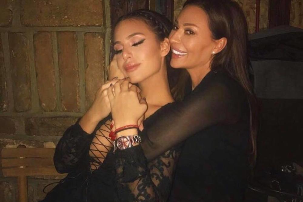 IMA MNOGO LUDAKA KOJI SU OPSEDNUTI NAMA: Anastasija Ražnatović progovorila o MANIJAKU s Kipra!