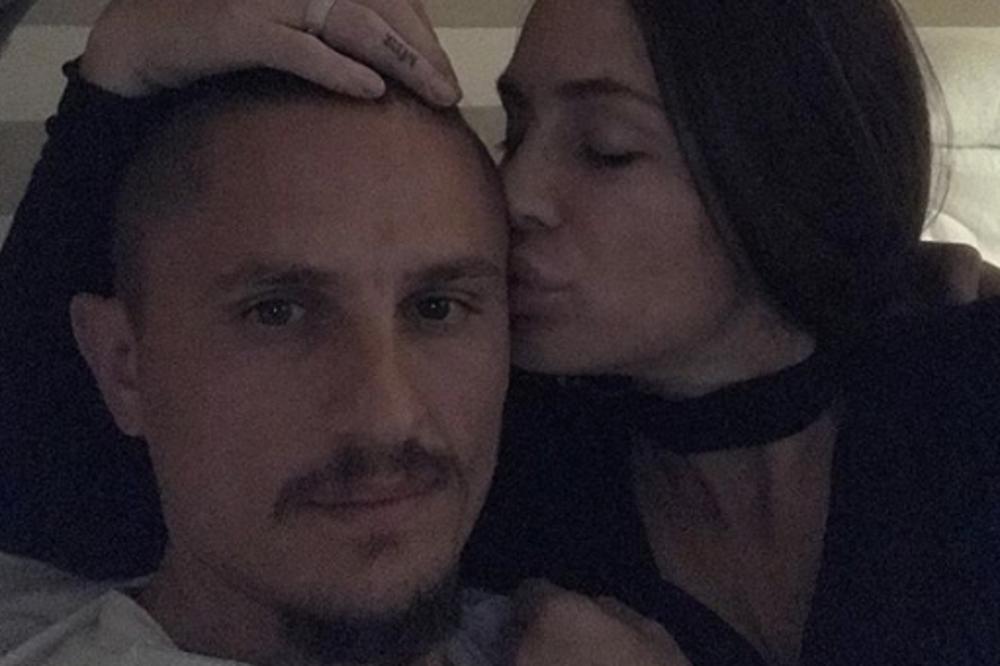 TEŠKI SU MILIONE I VOLE NARODNJAKE: Srpski fudbaler napravio GALA SVADBU PORED BAZENA! Pljuštale NOVČANICE kao kiša