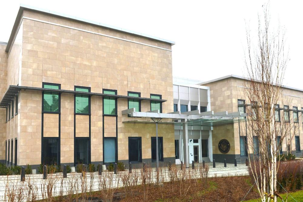 AMBASADA SAD U BEOGRADU: Političko naselje u Kongresu SAD užasavajuće i neprihvatljivo!