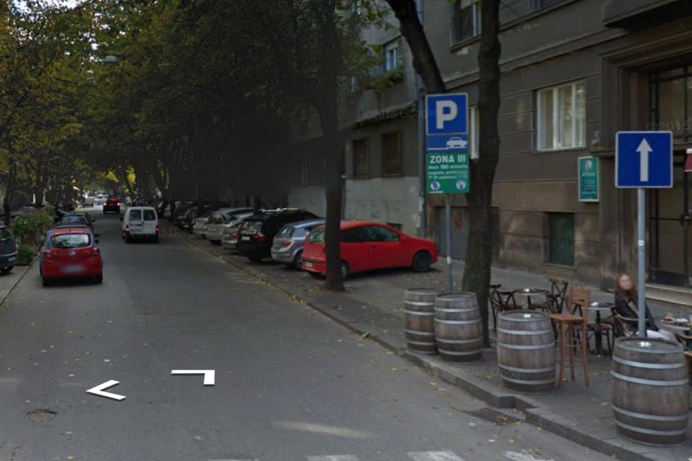 HAOS U CENTRU BEOGRADA! Posle karambola nekoliko vozila, AUTO ULETEO U KAFIĆ I POKOSIO LJUDE