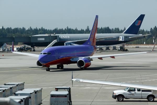 POŽAR U BOINGU, EVAKUISANO 187 PUTNIKA: Samo što je poleteo, upalio se alarm i nastala je drama!