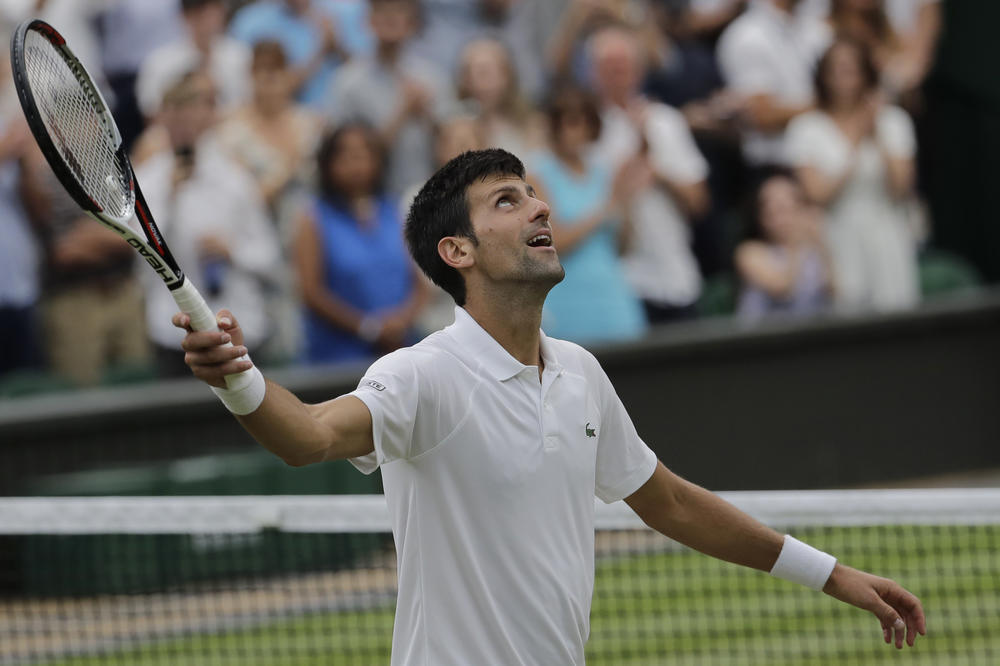 KONAČNO SU SE PONOVO SRELI ON I NOLE: Njihovi osmesi na Centralnom terenu Vimbldona su sve rekli!