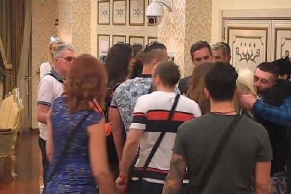 HITNA DISKVALIFIKACIJA FAVORITA! PRODUKCIJA saopštila ko OSTAJE BEZ HONORARA, a MARINKOVIĆ se sve vreme smejao