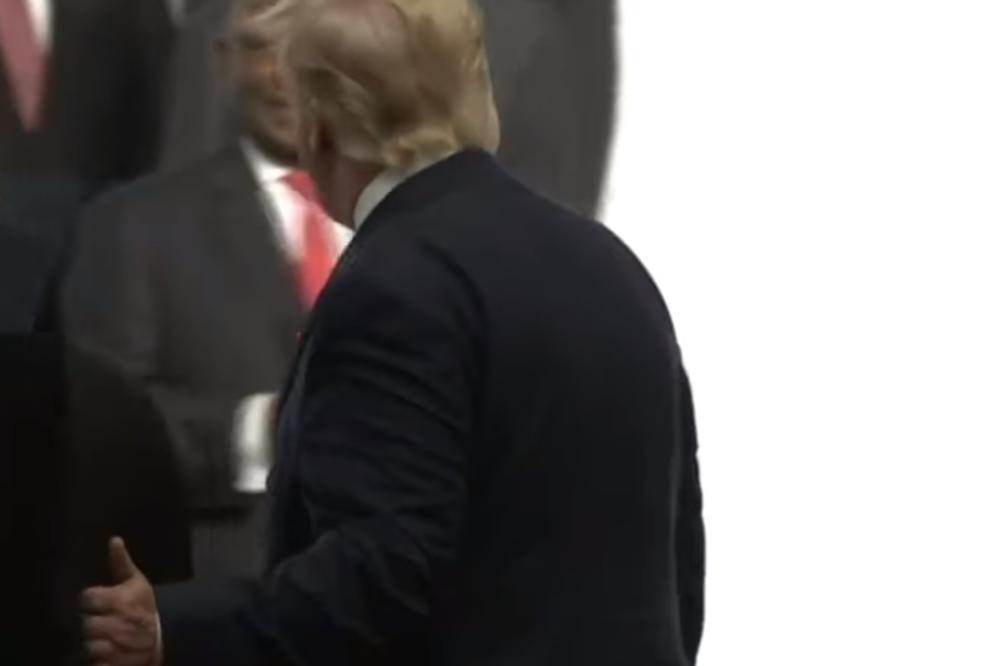 TRAMP IŠAO IZA PUTINA, A ONDA JE URADIO NEŠTO ŠTO NIKO NIJE OČEKIVAO! Šta znači ovaj potez predsednika SAD? (VIDEO)