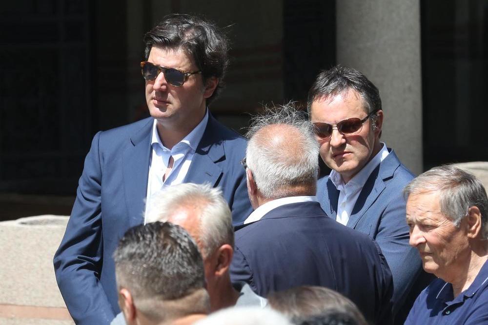 LEGENDA SRPSKE KOŠARKE STIGLA NA SAHRANU AMFILOHIJA: Došao je da isprati velikog mitropolita!