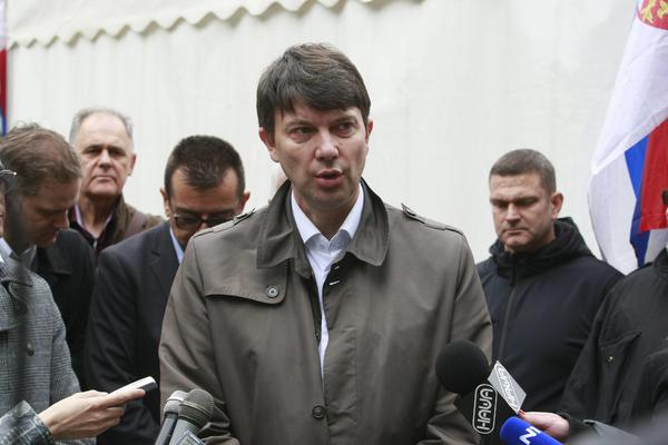 KRVAVO SAMO RADILI, A HOĆE DA NAS RAZMONTIRAJU! Nakon što je podneo ostavku na sve funkcije, oglasio se Jovanović