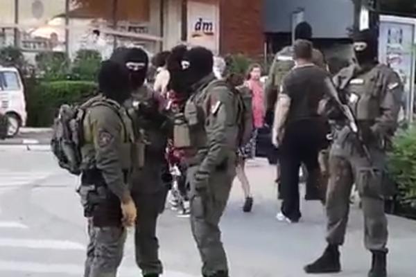 HAOS U CENTRU VRANJA, DUGE CEVI ISPRED POŠTE! Žandarmerija hapsi opasnog kriminalca (VIDEO)
