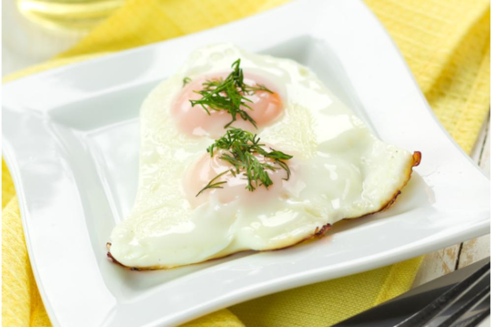 SVI JAJA PRŽIMO NA ULJU, ALI POSTOJI BOLJA ALTERNATIVA! Ovoga se nikada ne biste setili, a ODLIČNO JE!