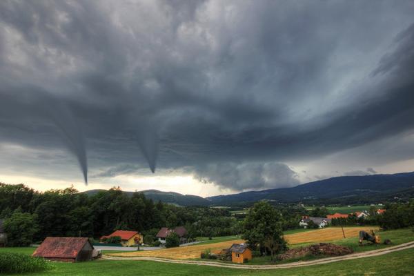 NOVA SUPERĆELIJSKA OLUJA PROTUTNJALA ITALIJOM: Formirao se i TORNADO, šire se DRAMATIČNI prizori (FOTO)