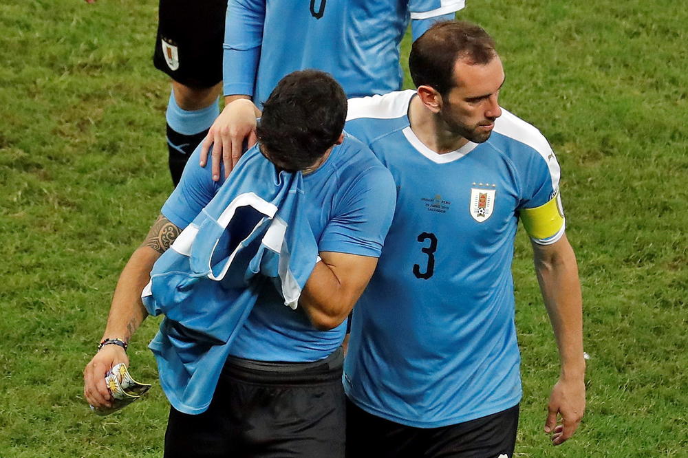SVE MU SE VRATILO ZA ONU GANU NA MUNDIJALU 2010: Suarez promašio penal i izbacio Urugvaj sa Kopa Amerike!