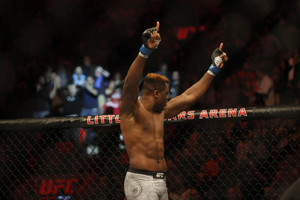 BIO JE BESKUĆNIK, SADA JE UFC ZVERINA: Najopasniji čovek na planeti nokautirao protivnika za 70 sekundi!