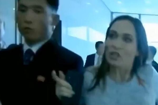 SPECIJALCI SEVERNE KOREJE PRETUKLI SU TRAMPOVU SAVETNICU! Jezive scene viđene su iza kulisa ISTORIJSKOG sastanka