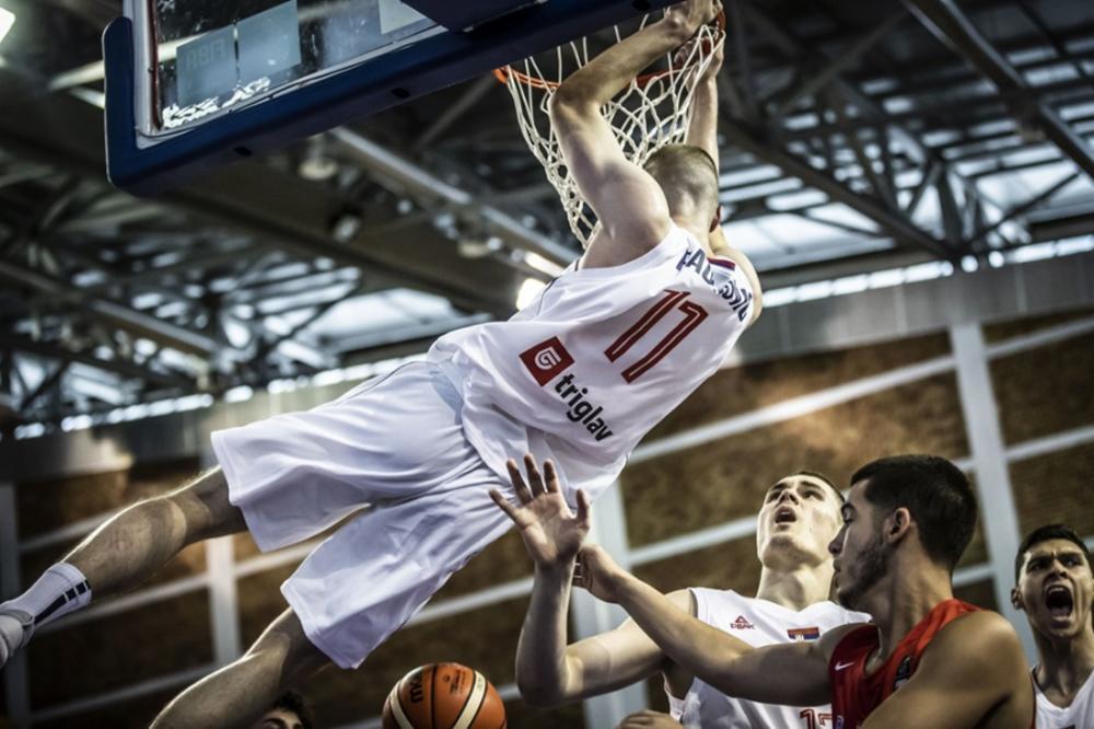 TRIFUNOVIĆ I PETRUŠEV SPREČILI BRUKU U GRČKOJ: Orlići posle drame do druge pobede na Svetskom prvenstvu!