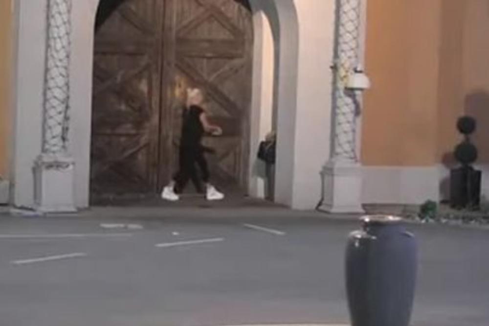 DANAS JE VODITELJKA, A RANIJE SU JE OPTUŽIVALI DA JE PROSTITUTKA: Ona sad objavila FOTKU u uniformi!