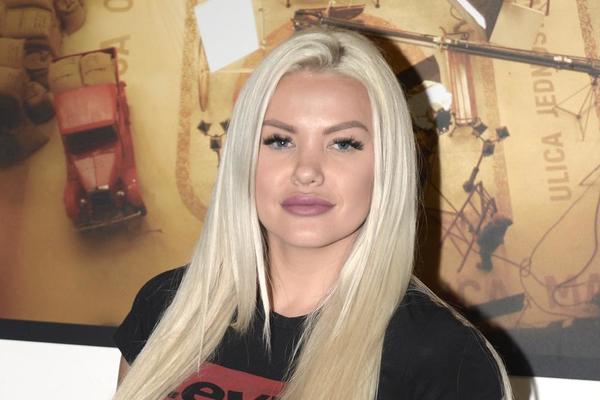 SANJA STANKOVIĆ NAPRAVILA HAOS NA IMANJU: Lomila tanjire pa se zaletela ka kapiji, a opravdanje joj je hit!