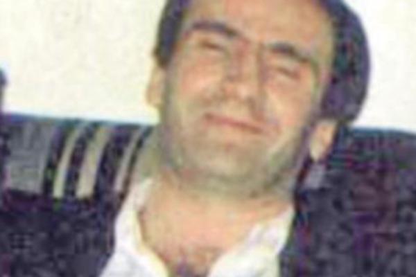 ISPLIVALA NIKAD VIĐENA SLIKA GOLIŠAVOG GIŠKE S DEVOJKOM: Žestoki momak devedesetih u izdanju koje se RETKO VIĐA