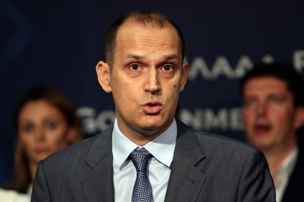 LONČAR OTKRIO ŠTA SE TAČNO DESILO ISPRED SKUPŠTINE: Sve o incidentu sa Boškom Obradovićem