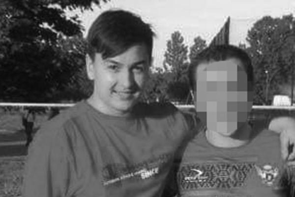 PREMUNUO MLADIĆ KOJI JE PAO SA ZGRADE KADA JE DRUGU POKAZIVAO LEP POGLED! Postoji još jedna STRAVIČNA verzija SMRTI