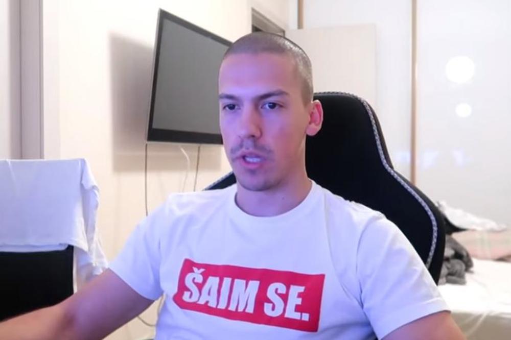 KOMŠIJE GA GLEDAJU KAO ČUDAKA! ASOCIJALAN je i STALNO radi ISTU stvar!