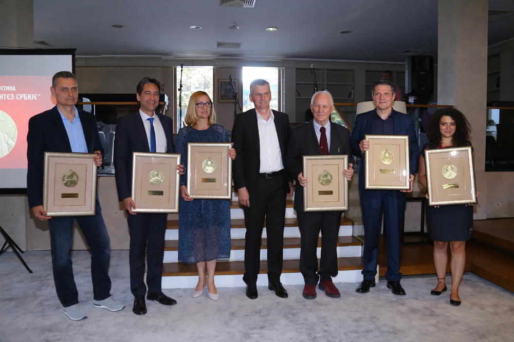 NA ZLATIBORU DODELJENA NAGRADA VITEZ SRBIJE: Među dobitnicima Bećković, Terzić i Dugalić!