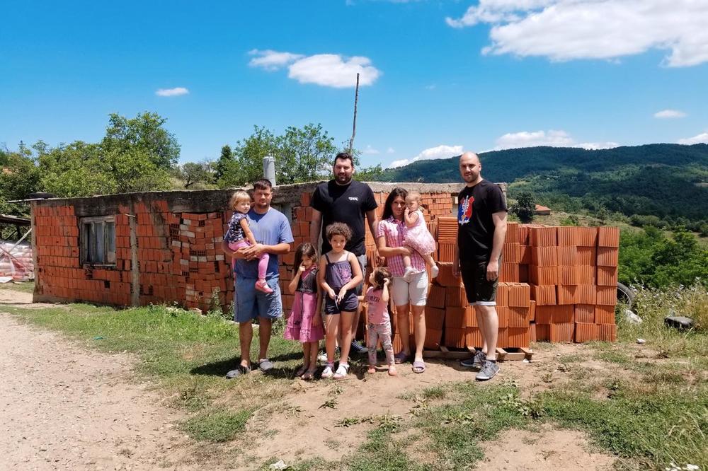 NAJTUŽNIJA SRPSKA PRIČA JE DOBILA OBRT! Albanci imaju VILE, a ova porodica je SKAPAVALA! SADA IM JE KONAČNO SVANULO