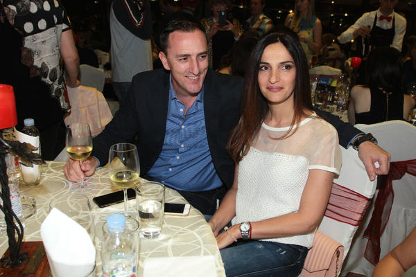 25 GODINA BRAKA SA DIVNOM ŽENOM I LEPOTICOM: Sergej Ćetković proslavio sa NAJMILIJIMA, pogledajte samo kakvi su