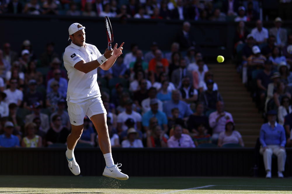 TEŠKA PROŠLOST SLEDEĆEG NOVAKOVOG PROTIVNIKA: Sa samo godinu dana je sa roditeljima emigrirao za Ameriku!