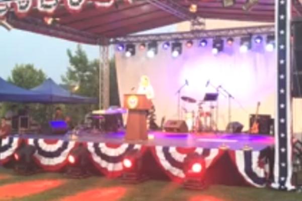 DOGAĐAJ BEZ PRESEDANA! U Ambasadi SAD u Skoplju intonirana drugačija himna, OBRNULI TEKST O ONOME OKO ČEGA SE SPORE