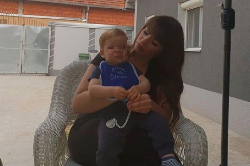 PROGOVORILA PRVA RIJALITI BEBA: Miljana Kulić zaplakala od sreće! Evo šta je mali Željko rekao... (FOTO)