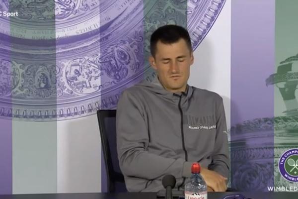 MOMAK JE LUD! VIMBLDON GA KAZNIO JER JE IZGUBIO ZA SAMO 59 MINUTA: Tomića to ne zanima - umalo se uspavao u stolici