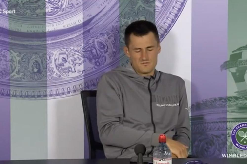 MOMAK JE LUD! VIMBLDON GA KAZNIO JER JE IZGUBIO ZA SAMO 59 MINUTA: Tomića to ne zanima - umalo se uspavao u stolici