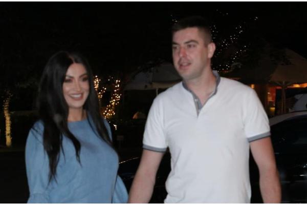 NIJE SE NI RAZVELA, A VEĆ BI DA SE UDA: Andreana Čekić javno priznala da s OŽENJENIM DEČKOM hoće BRAK i DECU (FOTO)