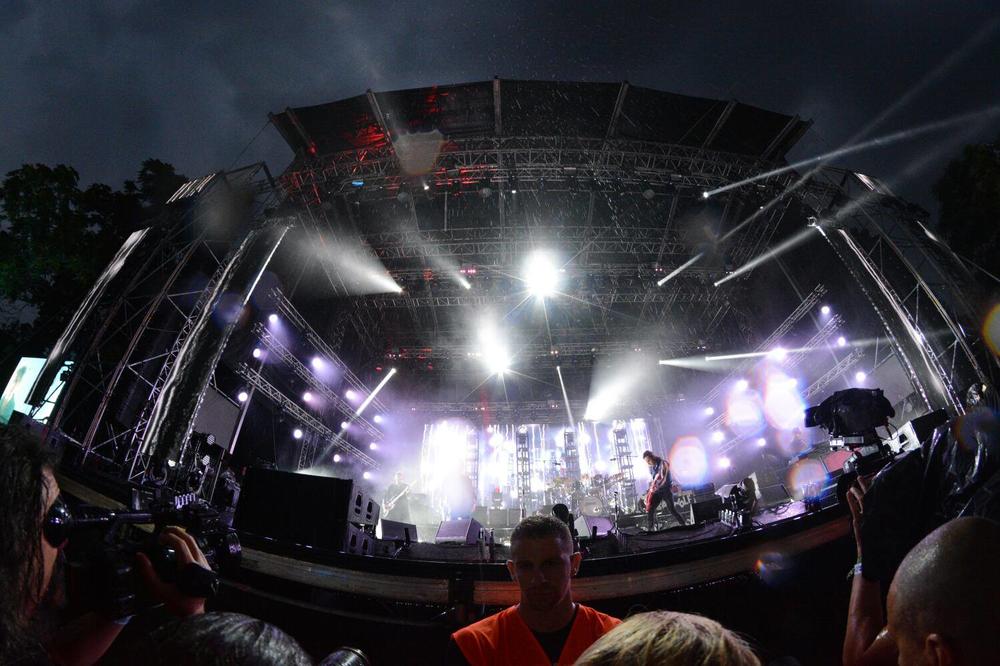 NI PLJUSAK NE MOŽE DA IH ZAUSTAVI! Počeo EXIT, fenomenalni THE CURE oduševio PUBLIKU! (FOTO)